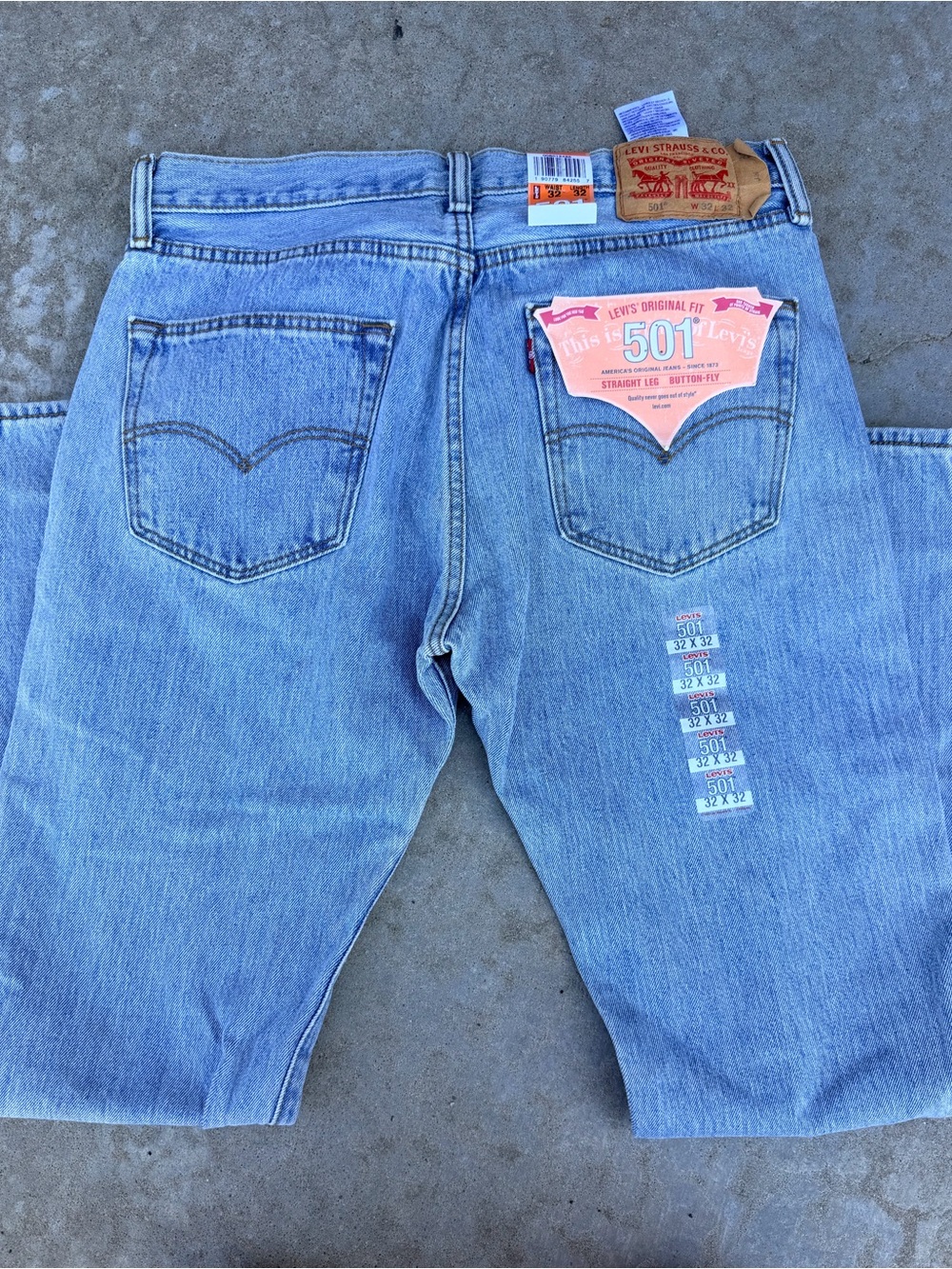 Levi's 501 Straight Men's Jeans in Light Blue Denim